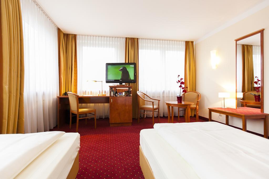 Hotel Am Berliner Platz Langenfeld (North Rhine-Westphalia) Quarto foto